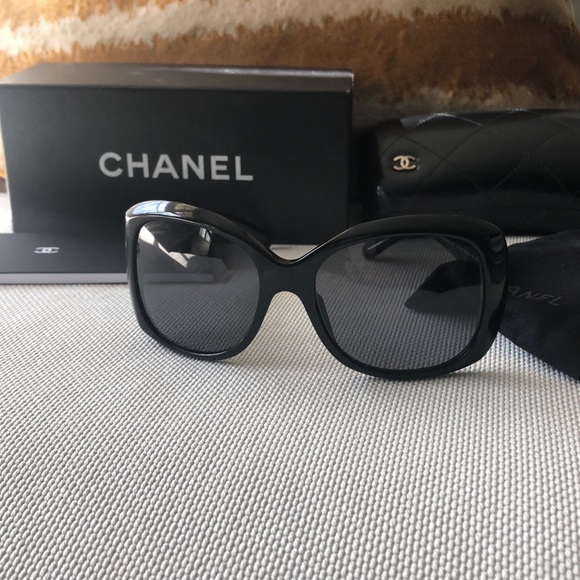 Chanel sunglasses - Picture 6 of 6